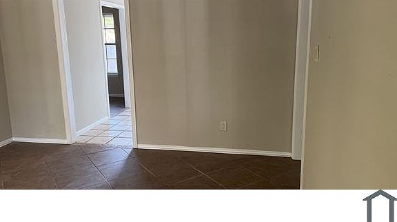 5th image of 408 Daffodil Dr