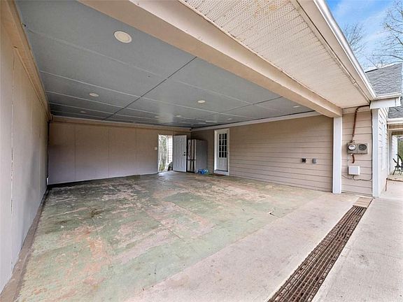 2nd image of 1183 E Ridge Rd