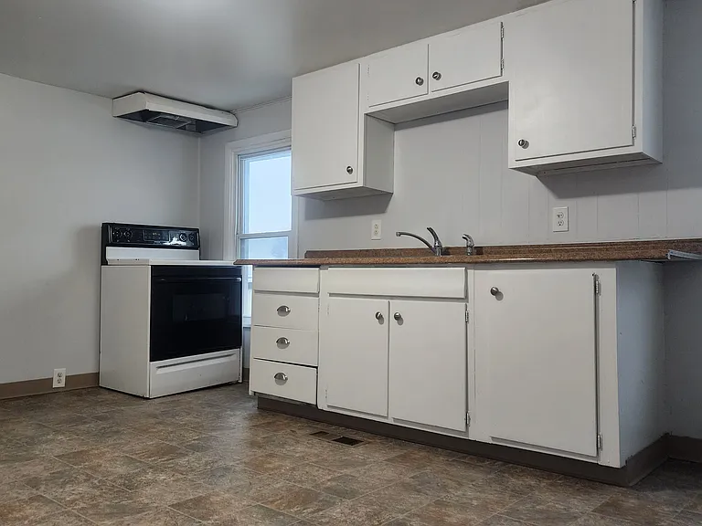 396 Norton St #1 — Photo 11
