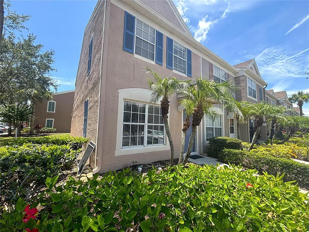 2 bed, 1.5 bath, 1184 sqft, $1,850 — Photo 2