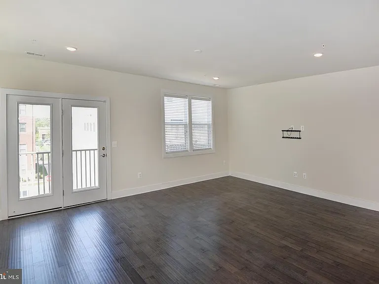 44858 Tiverton Sq — Photo 19