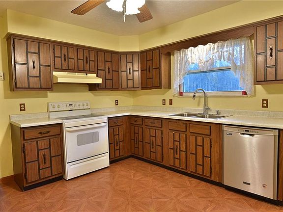 5th image of 1235 Hyde Oakfield