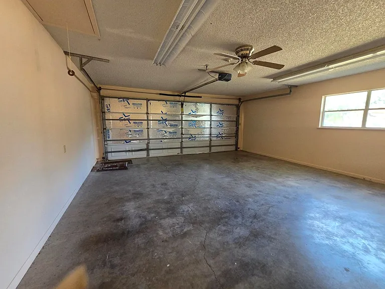 607 S Columbus St — Photo 16