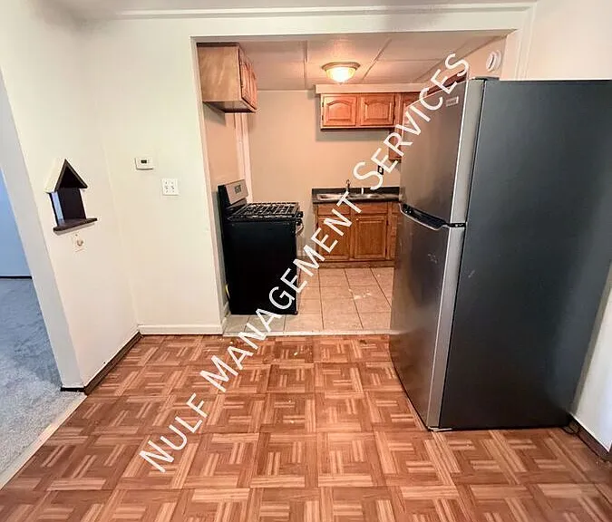 189 Oxford Dr — Photo 1
