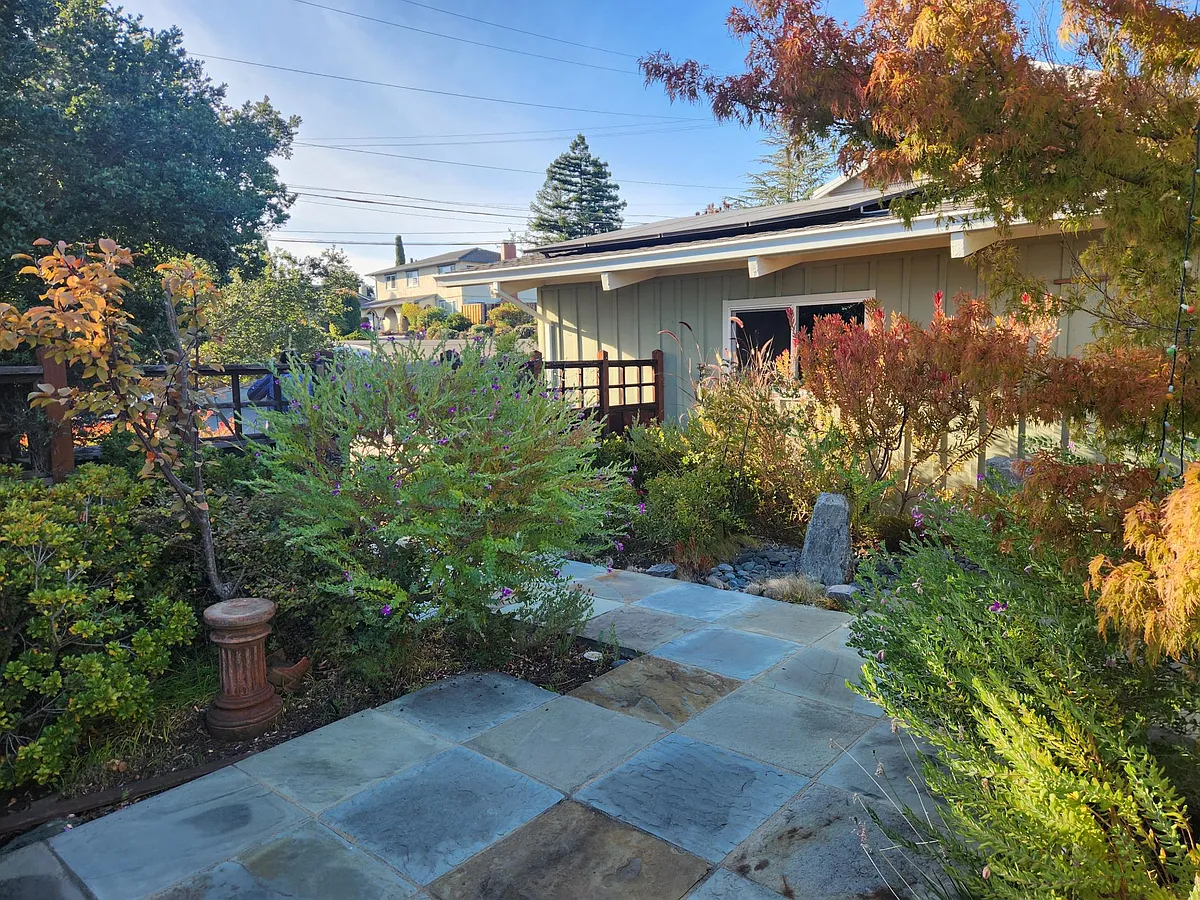 Building Photo - 825 Somerset Ct