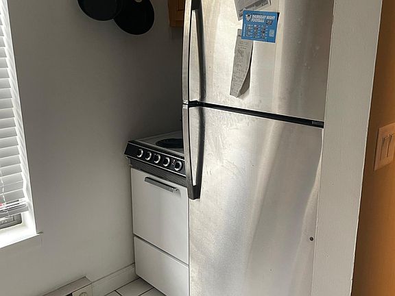 3rd image of 2115 N Sedgwick St APT 2H
