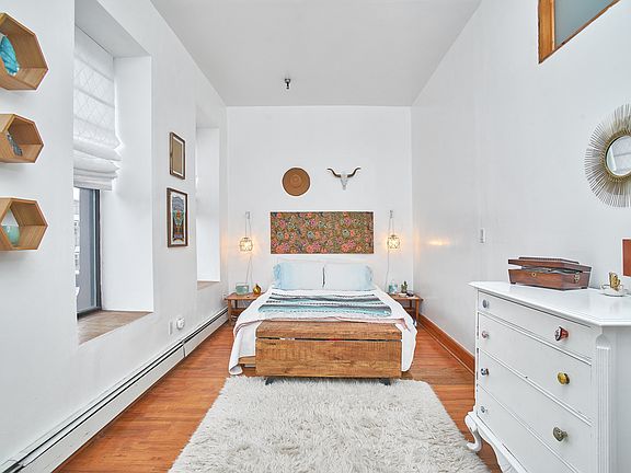 4th image of 113 W 122nd St APT 2