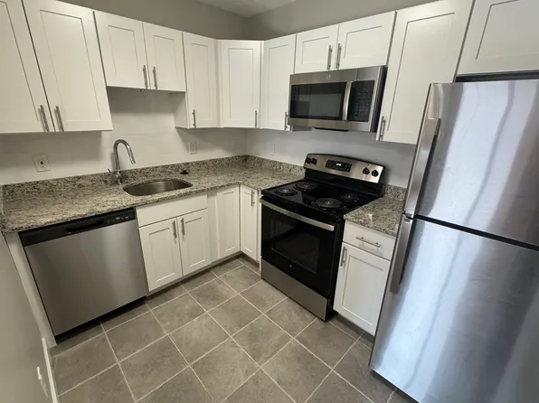 290 Grove St, Auburndale, MA