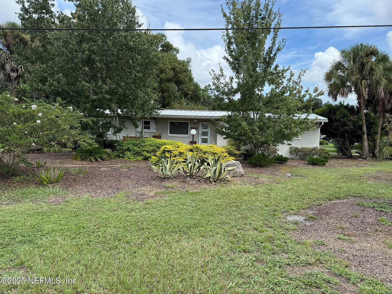 3 bed, 2.0 bath, 1494 sqft, $2,100 — Photo 3