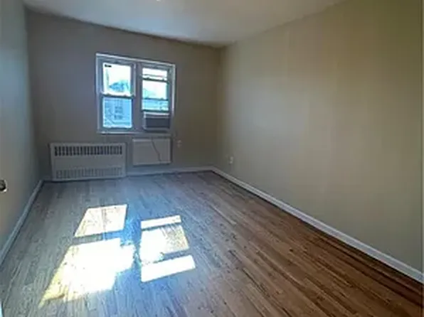 2072 East 68th Street image 17 of 24