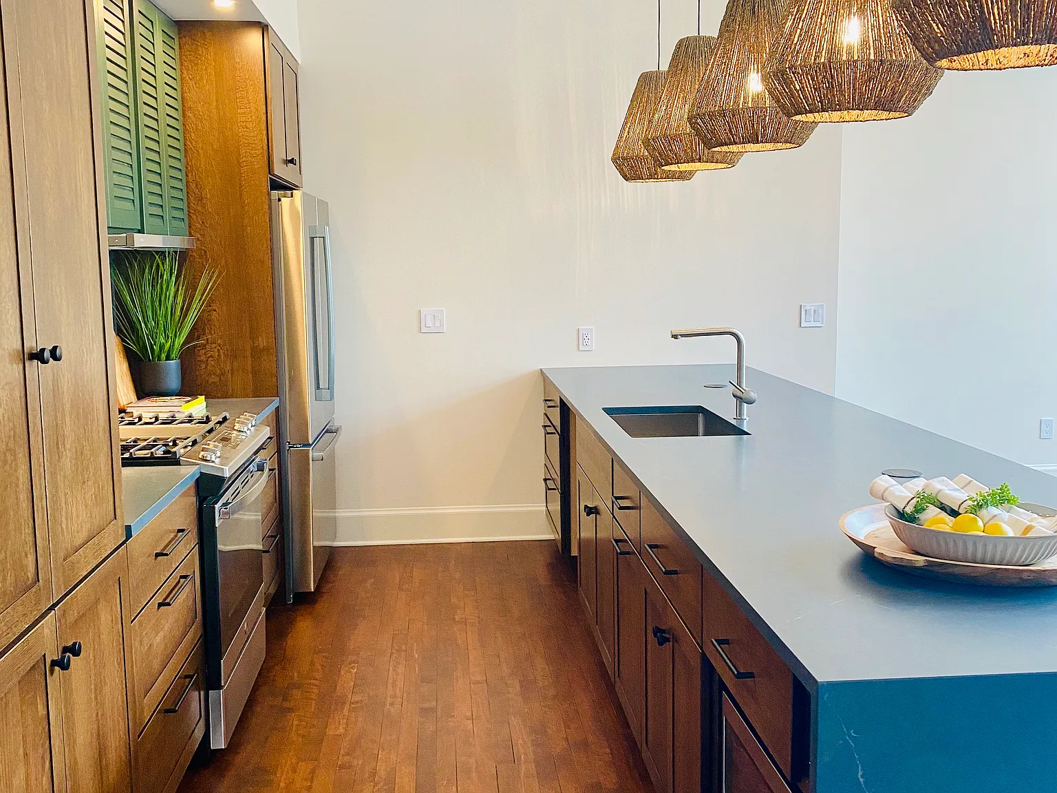 2 bed, 1329 sqft, $3,500 — Photo 3