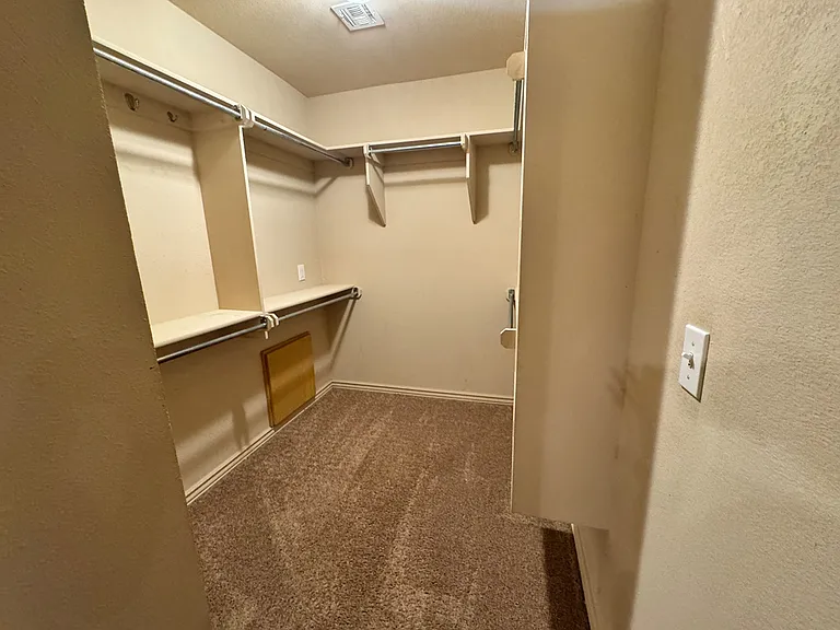 1424 Teakwood Dr — Photo 16