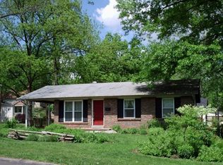 575 E Jackson Rd, Saint Louis, MO 63119