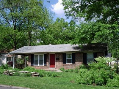 575 E Jackson Rd, Saint Louis, MO, 63119