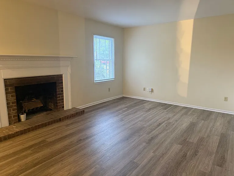 1 Winterton Ct — Photo 5