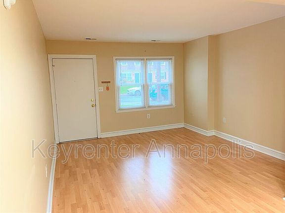 3rd image of 709 Glenwood St
