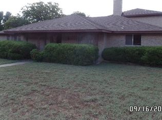 710 Cottonwood Cir, Desoto, TX 75115