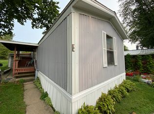 111 S 13th Ave #A5, Mendota, IL 61342