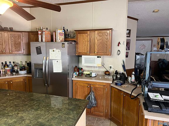 4th image of 701 Cemetary Rd