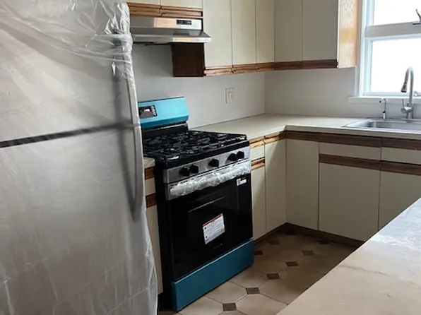 22-43 37th Street image 4 of 11