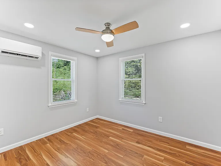 425 E Maple St #2 — Photo 13