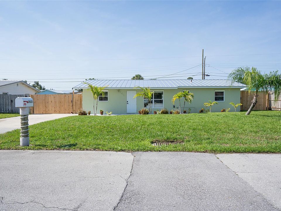 1st image of 1415 NE Silver Maple Way