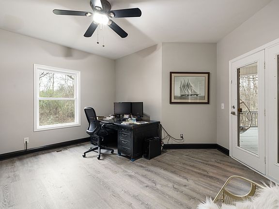 39th image of 442 Lakeview Cir