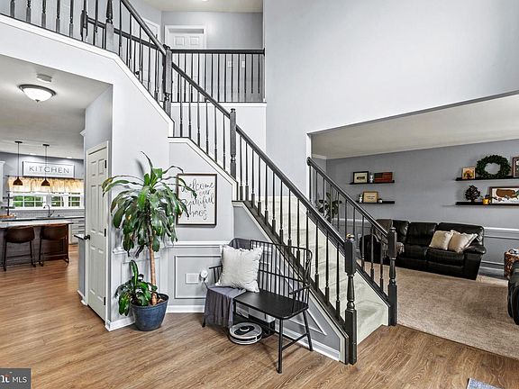 4th image of 27737 Yanak Ct