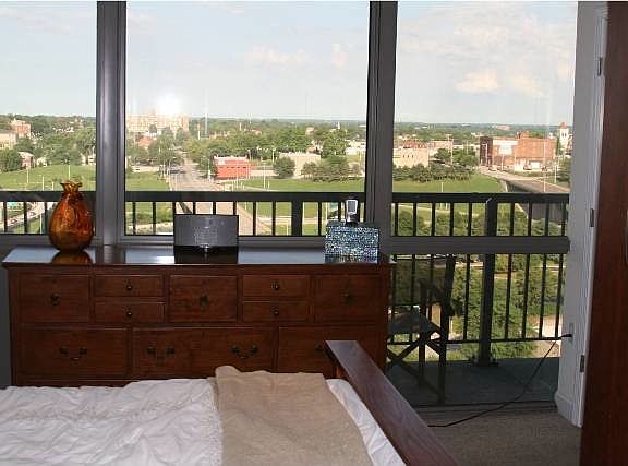 4th image of 600 E Admiral Blvd Unit 1504