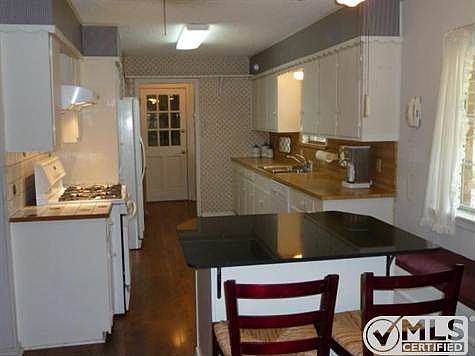 5th image of 8412 Sweetwater Dr