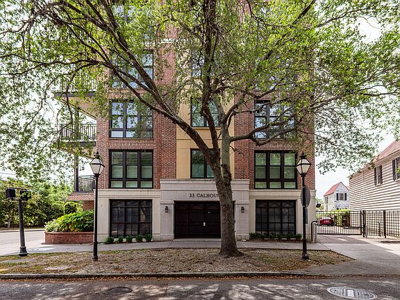 4th image of 33 Calhoun St #122