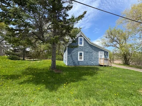 13 Glenwood Avenue, Rockland, ME 04841