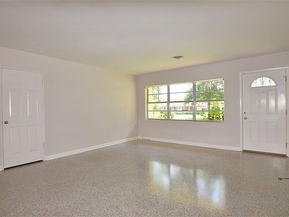 3rd image of 3507 Neptune Dr