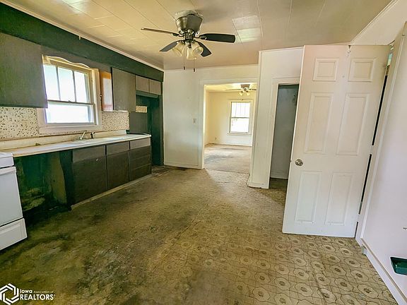3rd image of 3012 Avenue K