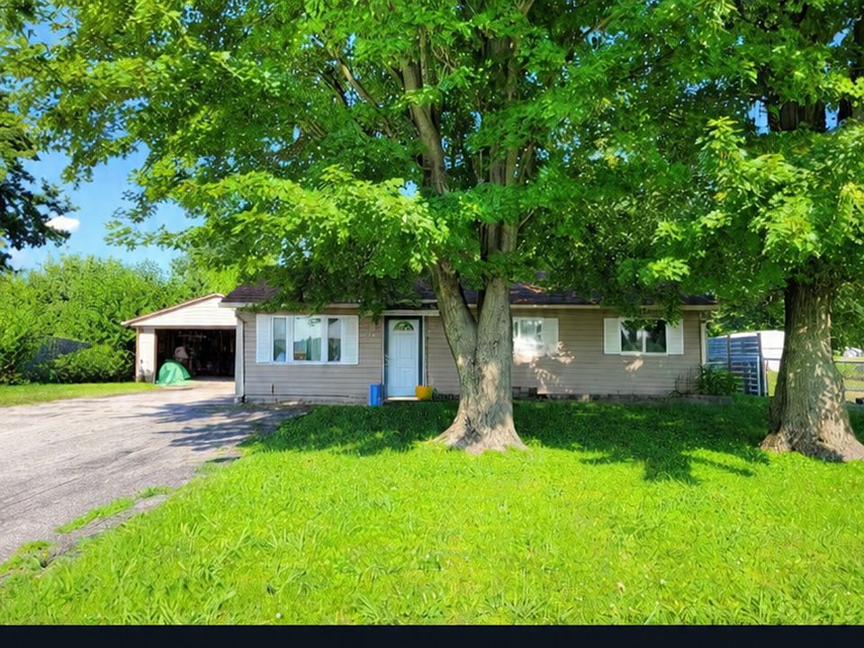 1st image of 4490 Lake Dr