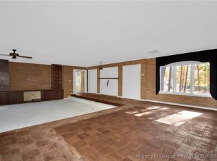 549 Rainforest Rd, Hope Mills, NC 28348