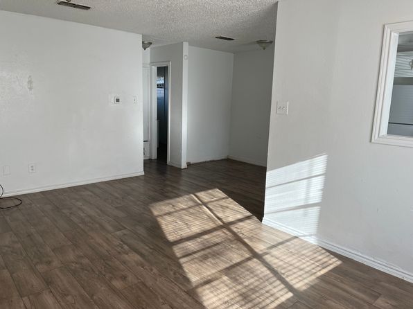 200 E Main St #111