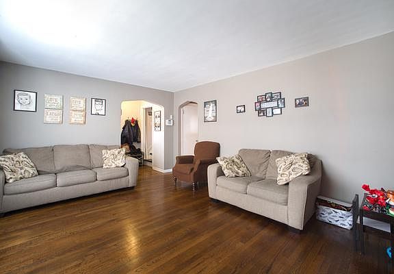 5th image of 6030 S Komensky Ave