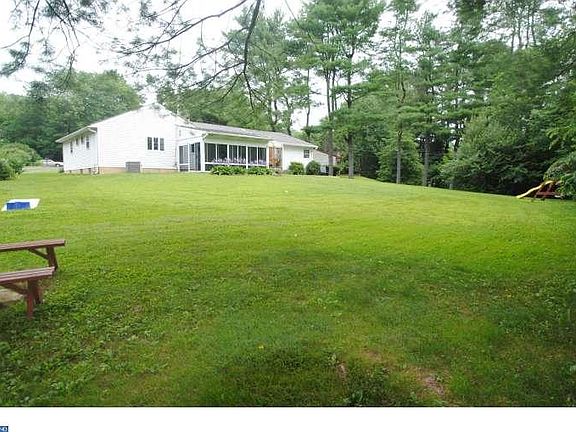 3rd image of 411 Waterford Ct