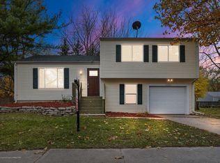 2524 Solomon Dr, Lansing, MI 48910