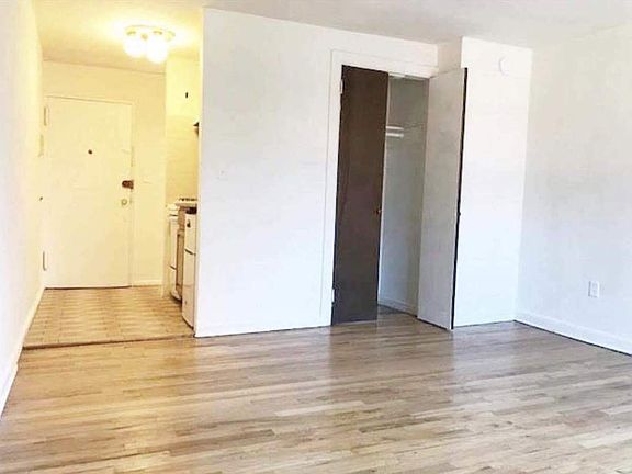 3rd image of 317 W 74th St APT 5A