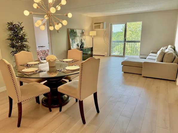180 Green St APT 415, Melrose, MA 02176