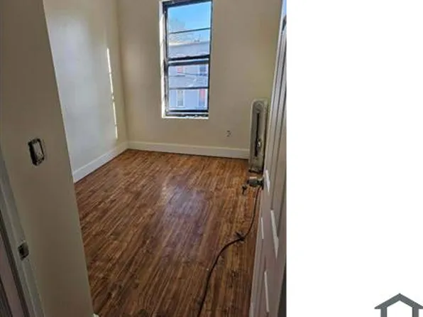 585 Bristol St, Brooklyn, NY 11212