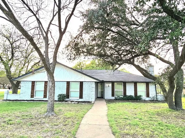 439 Newcastle Dr, Desoto, TX 75115