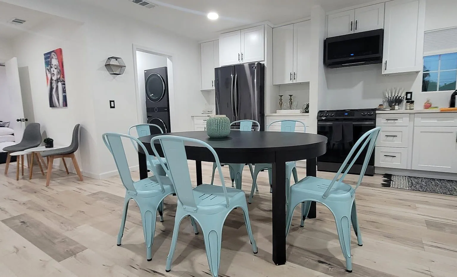 6725 Belmar Ave — Photo 2