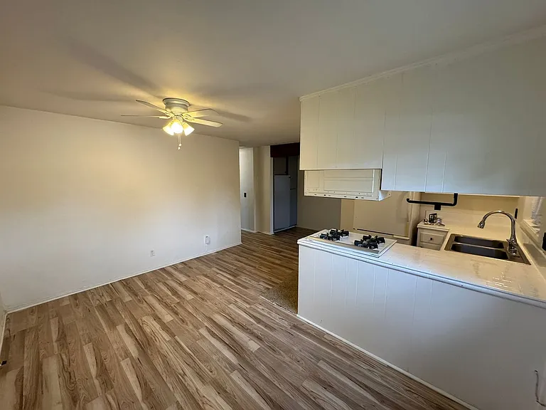Manzanita Dr — Photo 10