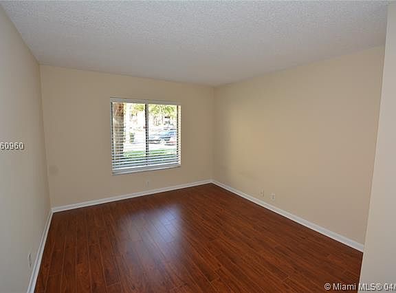 5th image of 1396 The Pointe Dr #1396