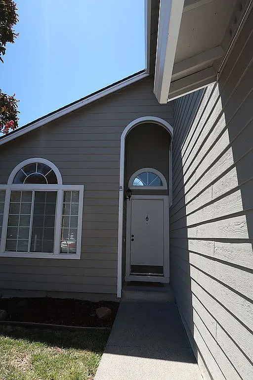 701 Deerfield Dr - Photo 4