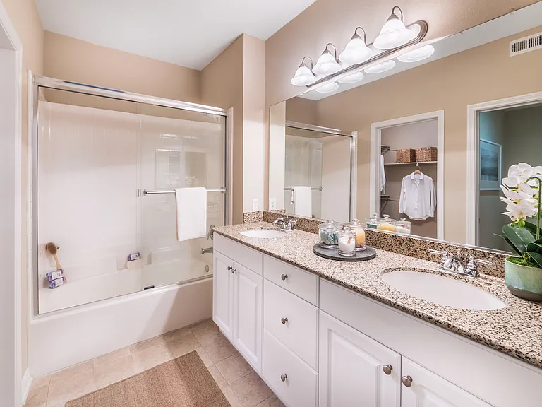 Quail Hill Apartment Homes — Photo 13