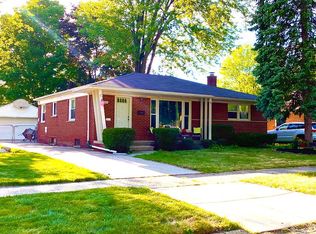 8519 Whitefield St, Dearborn Heights, MI 48127